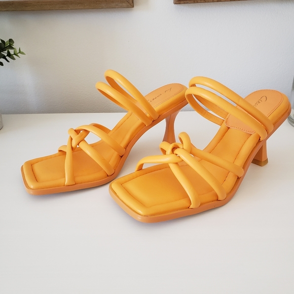 Savanna Heel Circus by Sam Edelman - Picture 4 of 11